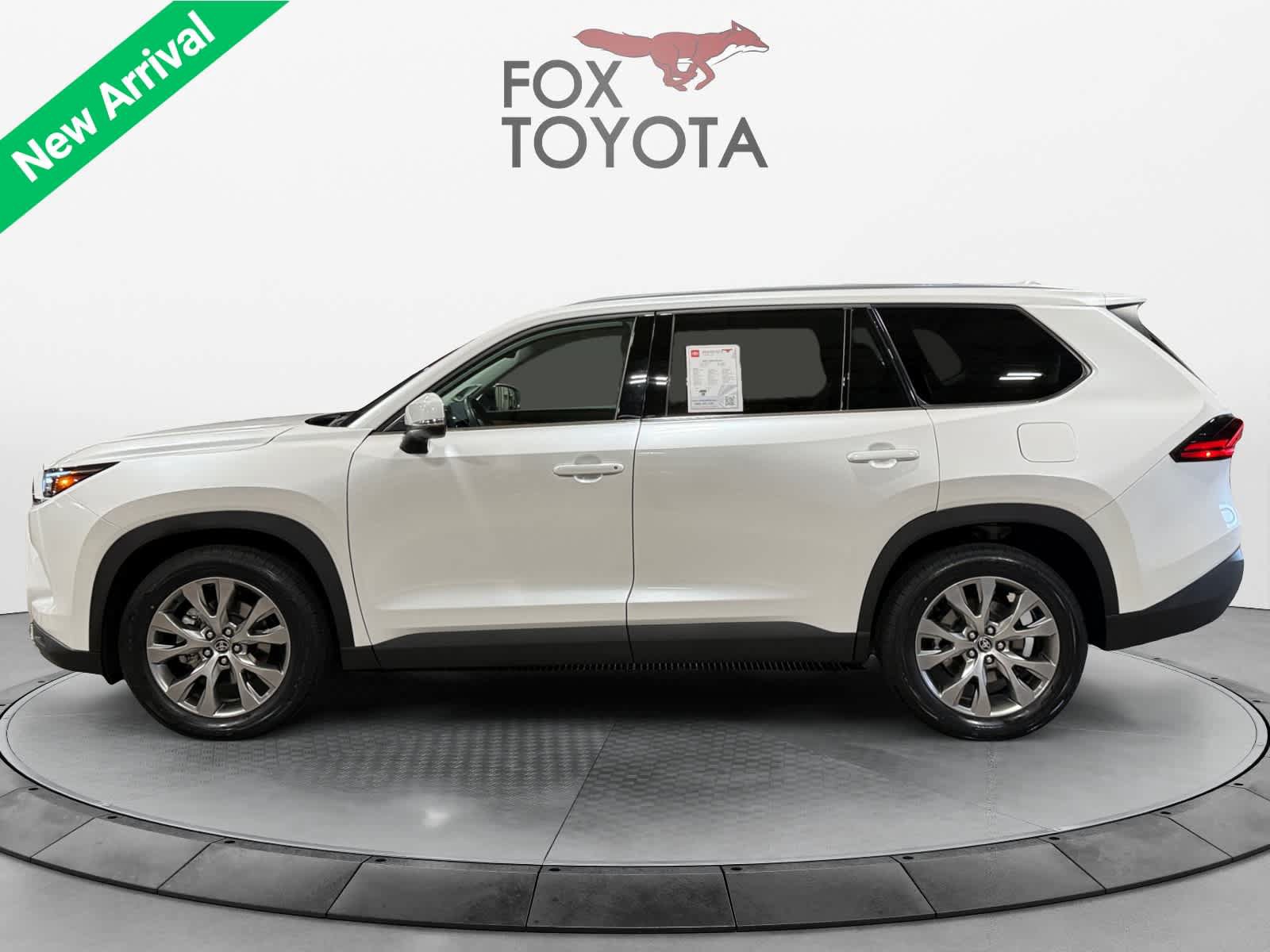 Used 2025 Toyota Grand Highlander AWD image 3