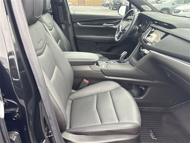 Certified 2023 Cadillac XT5 Premium Luxury w/ LPO, Floor Liner Package image 28