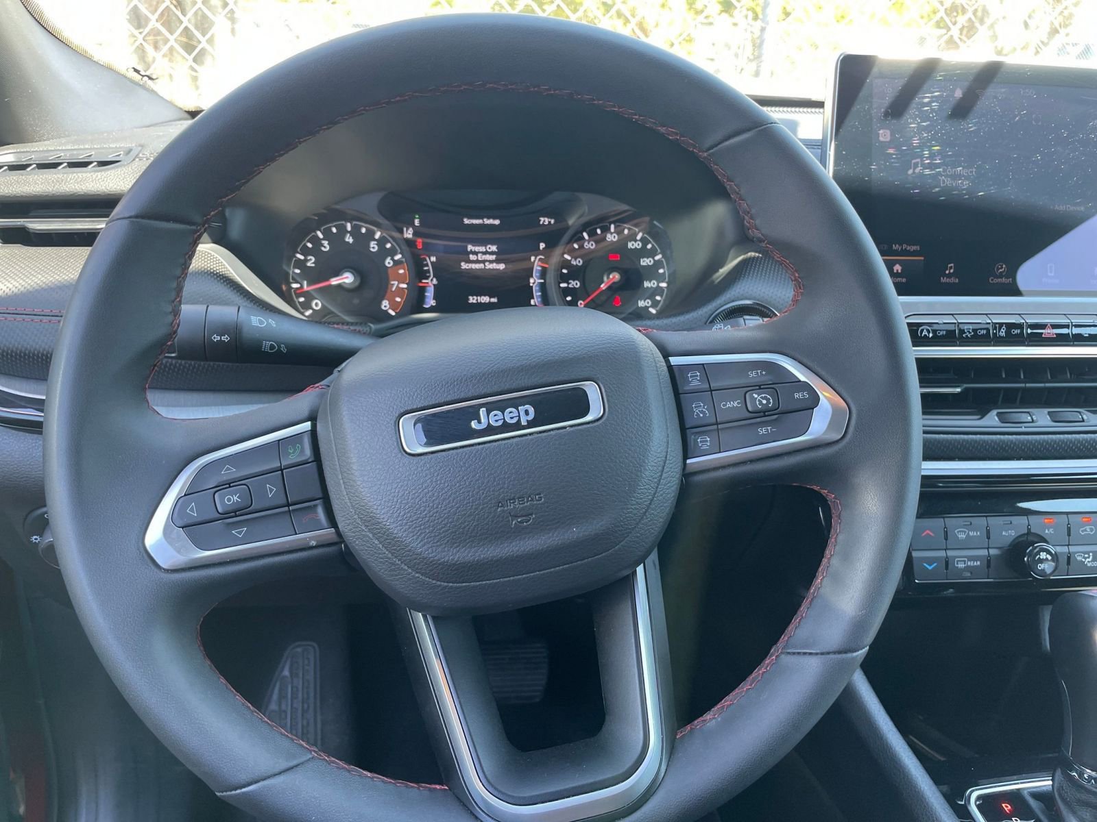 Used 2025 Jeep Compass Trailhawk AWD/4WD image 25