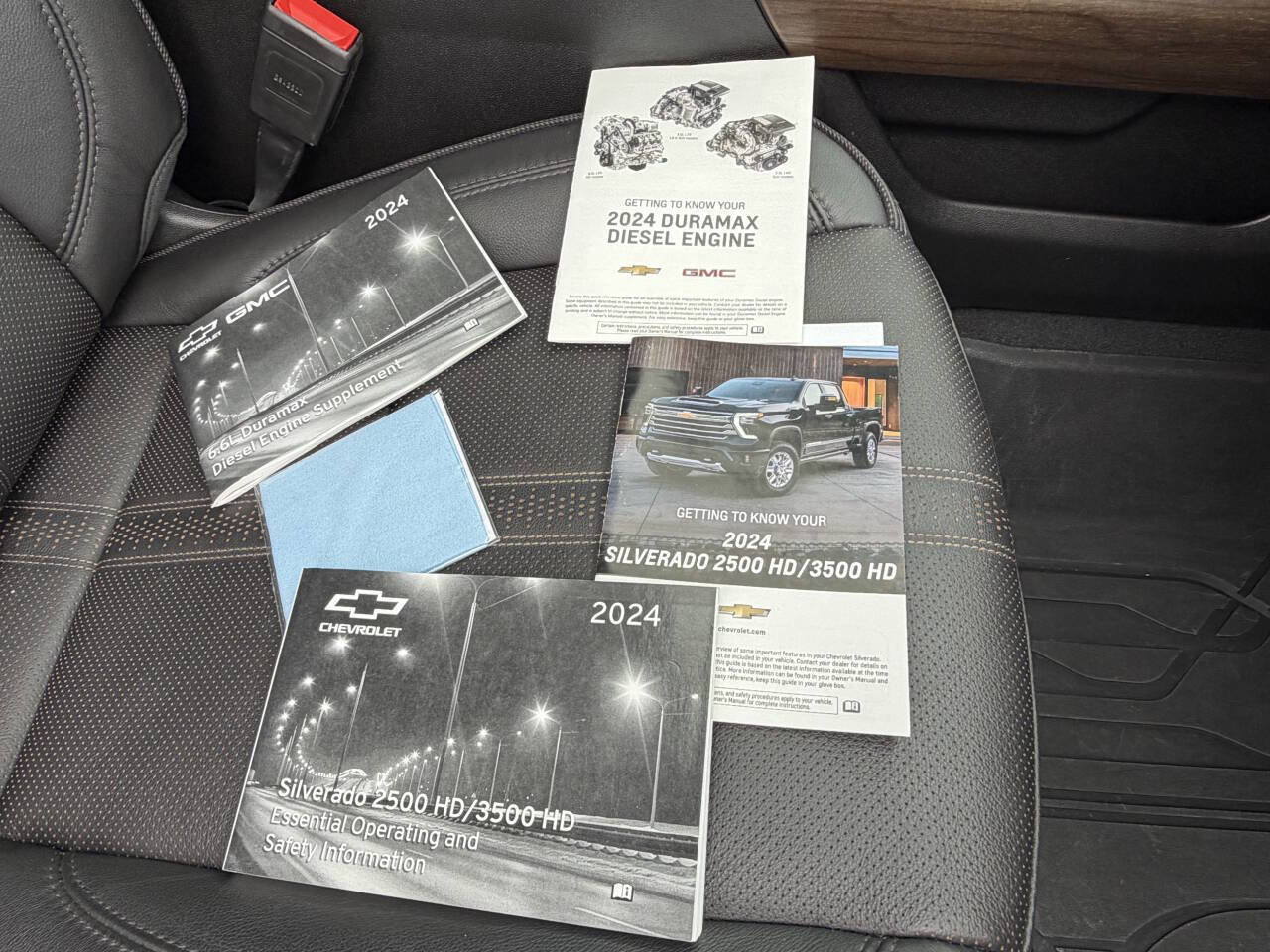 Used 2024 Chevrolet Silverado 3500 High Country w/ High Country Premium Package image 33