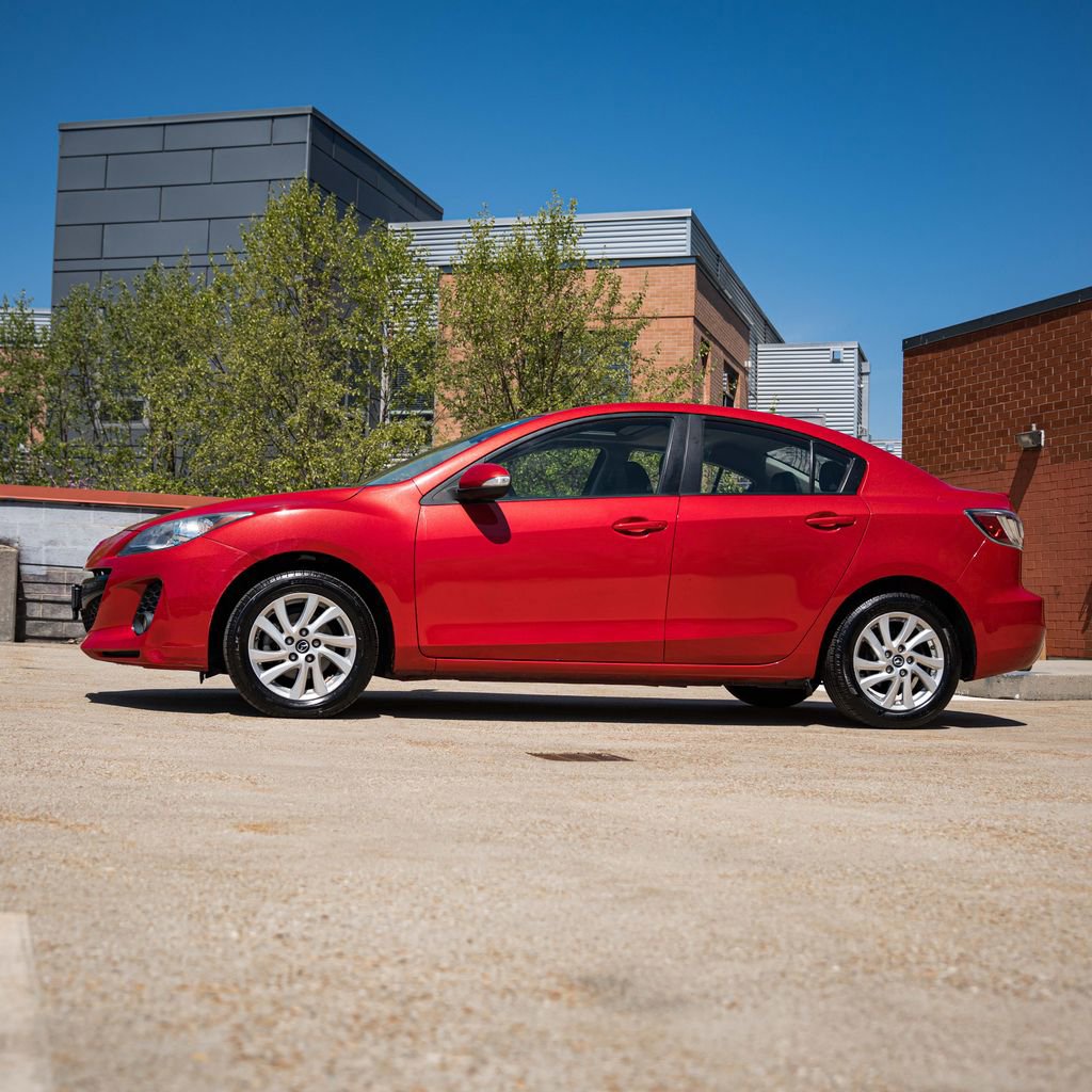 Used 2013 MAZDA MAZDA3 i Grand Touring image 3