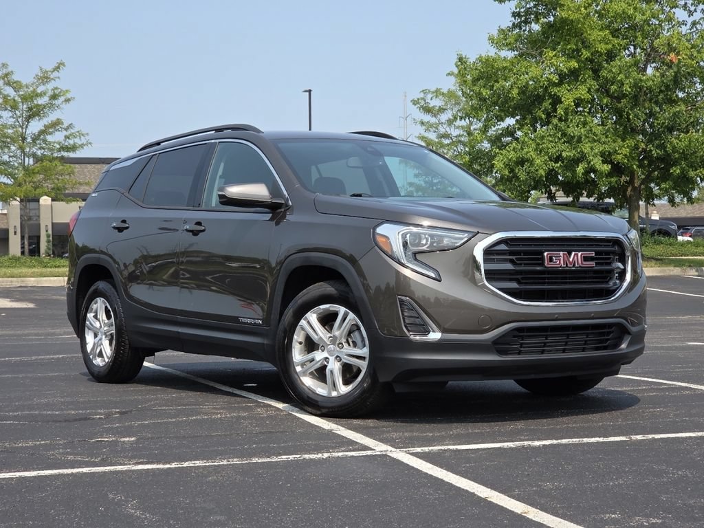 Used 2020 GMC Terrain SLE w/ Driver Convenience Package FWD image 2