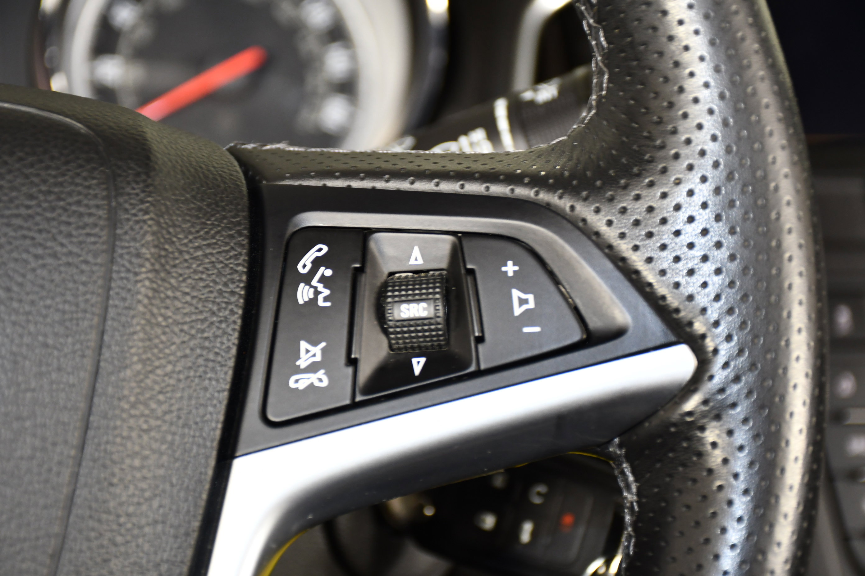 Used 2018 Buick Cascada Sport Touring w/ Dark Effects Package image 25