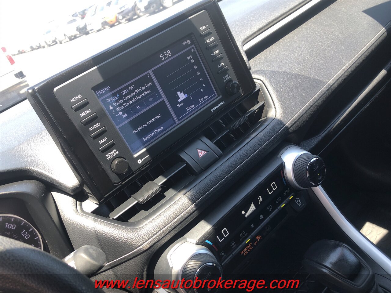 Used 2021 Toyota RAV4 XLE AWD/4WD image 11