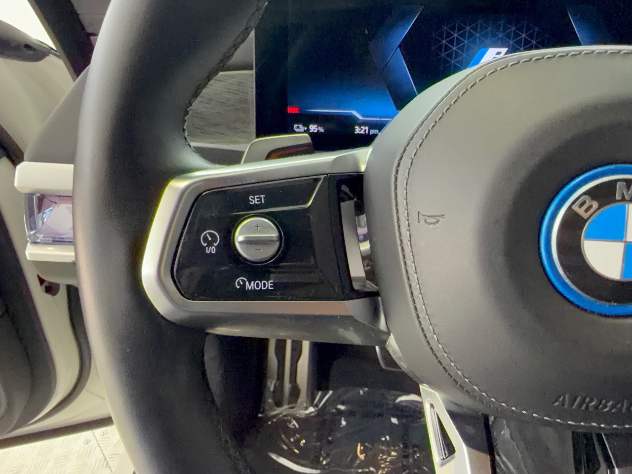 Certified 2024 BMW i7 eDrive50 w/ M Sport Package RWD image 18
