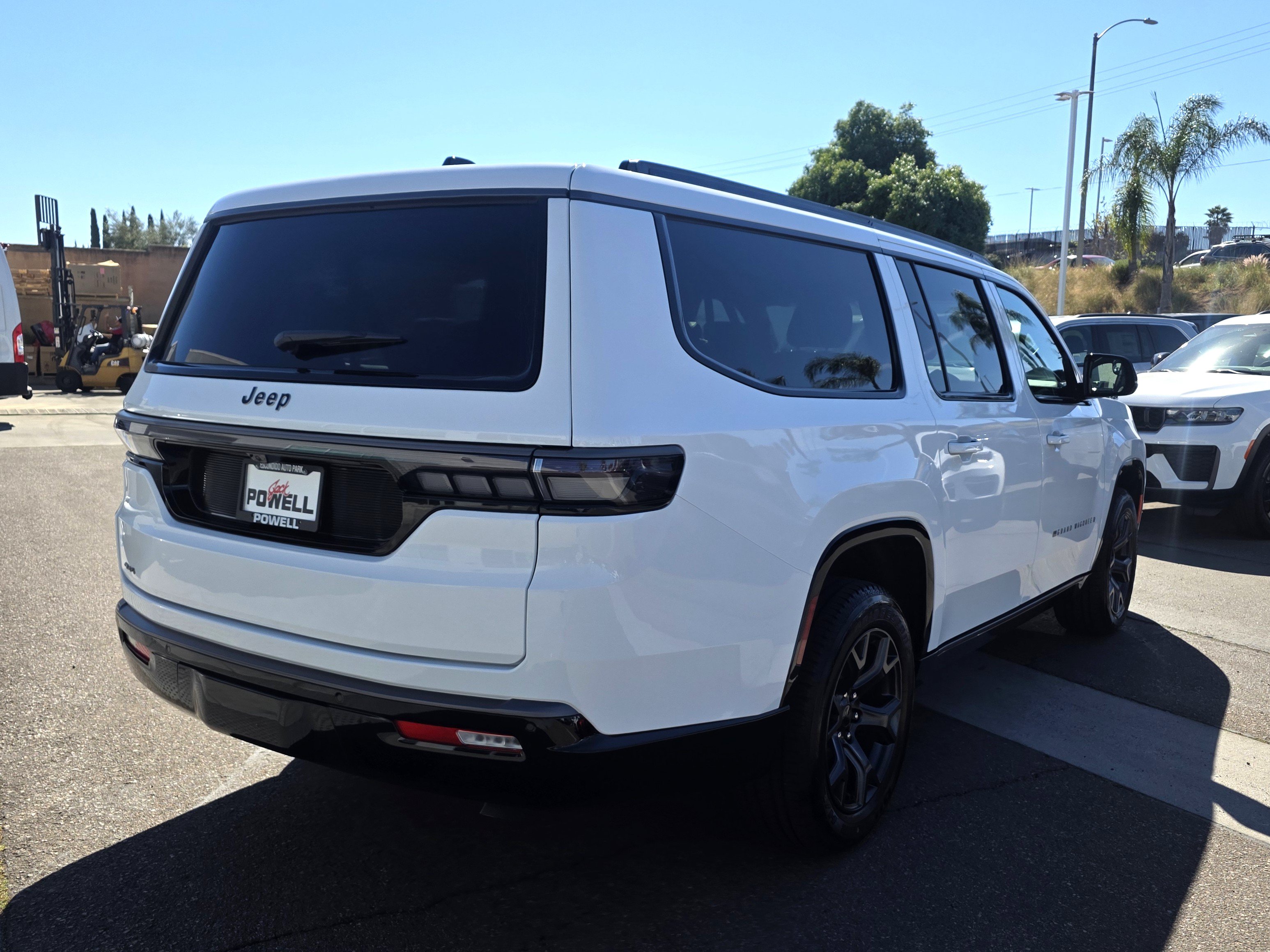New 2026 Jeep Grand Wagoneer L Limited w/ Premium Group II AWD/4WD image 7