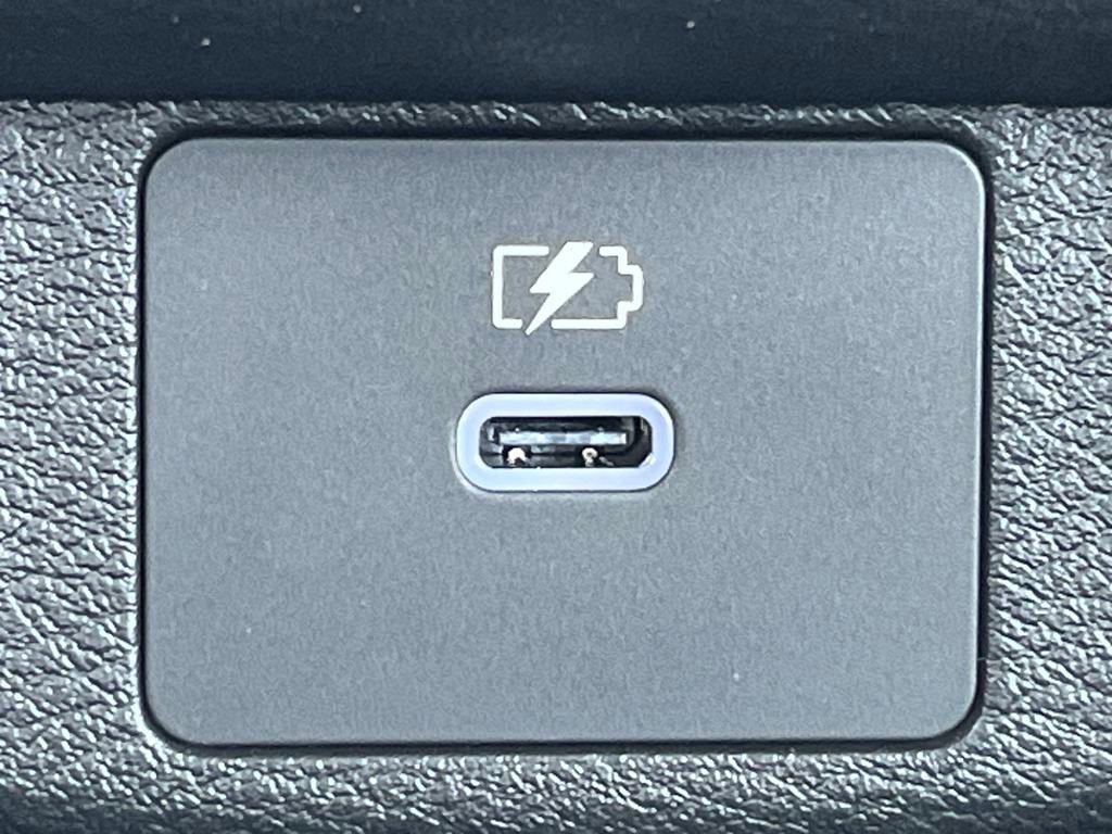 New 2025 Nissan Versa SR w/ Trunk Package image 30