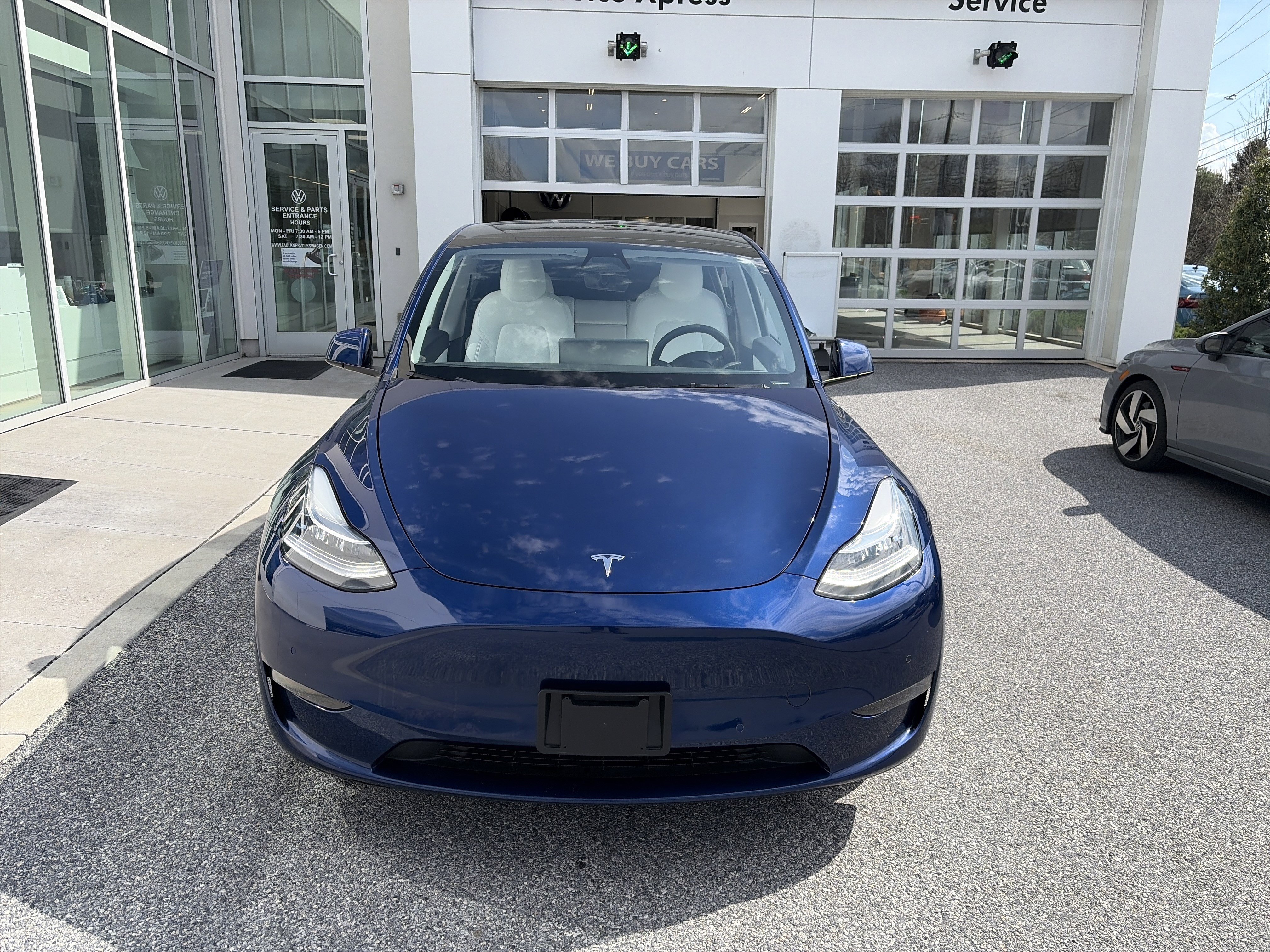 Used 2022 Tesla Model Y Long Range image 2