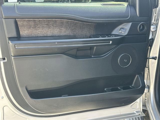 Used 2018 Ford Expedition Max Limited RWD image 21