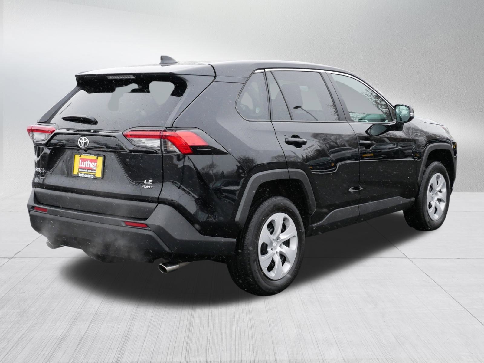 Used 2025 Toyota RAV4 LE image 7