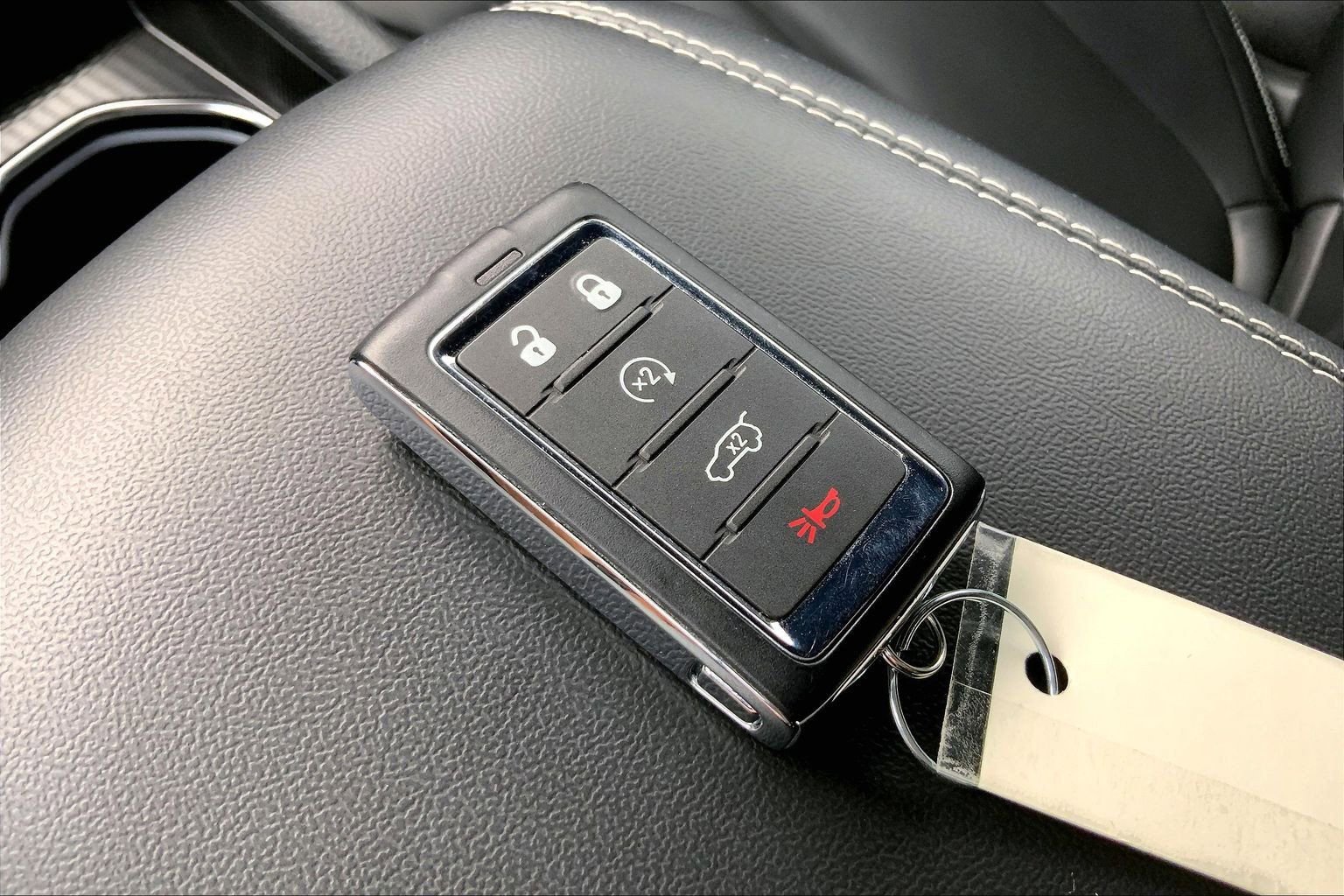 Used 2025 Jeep Grand Cherokee Limited w/ Black Appearance Package image 14