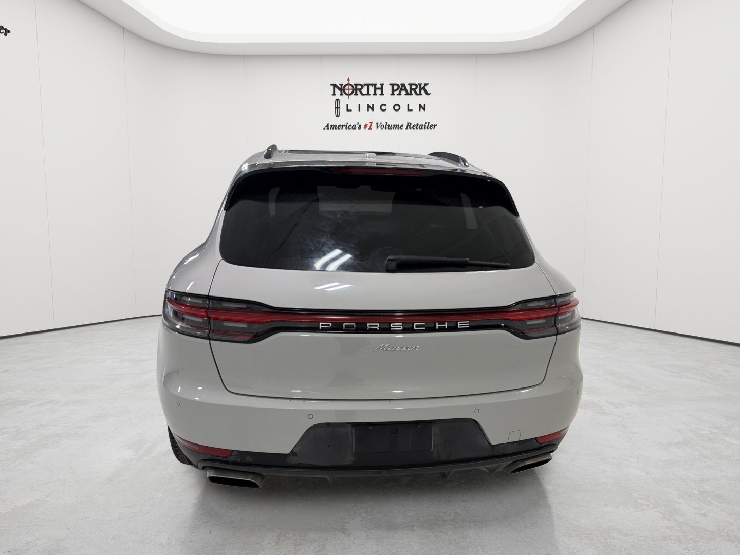 Used 2021 Porsche Macan AWD/4WD image 4