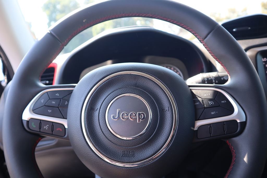 Used 2023 Jeep Renegade Trailhawk image 23