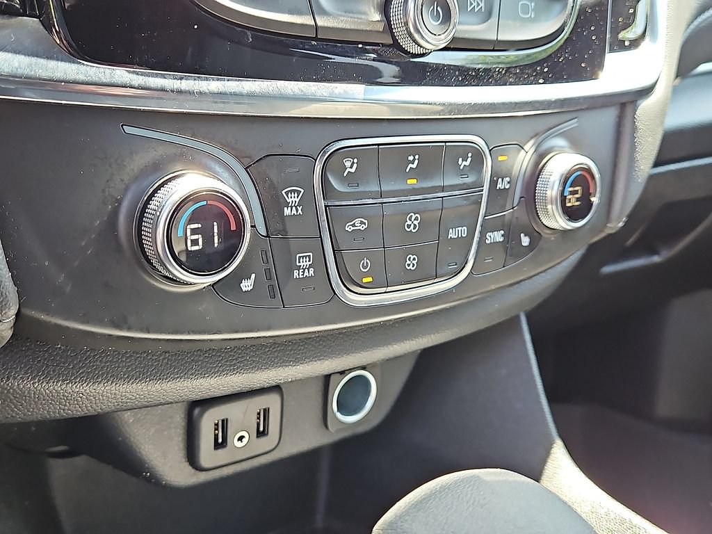 Certified 2023 Chevrolet Traverse LT FWD image 17