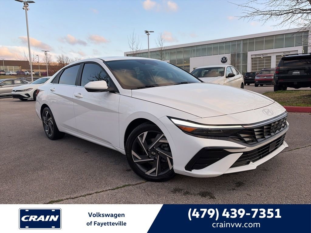 Used 2024 Hyundai Elantra SEL w/ Convenience Package image 1