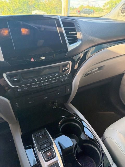 Used 2017 Honda Pilot Touring image 12