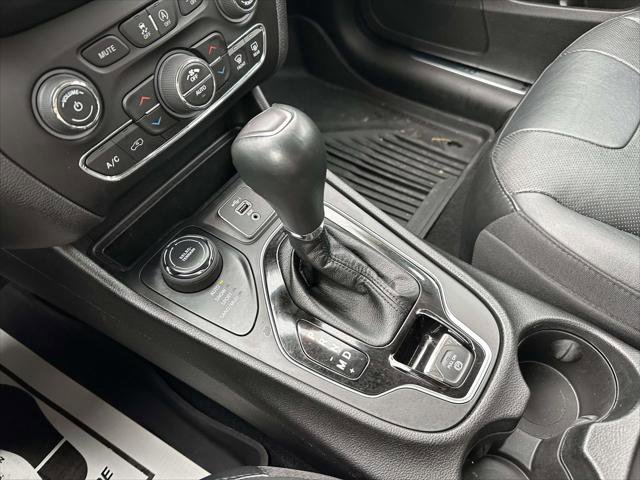 Used 2021 Jeep Cherokee Limited image 26