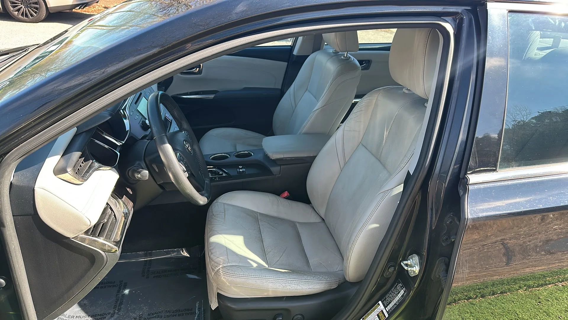 Used 2013 Toyota Avalon XLE Premium FWD image 14