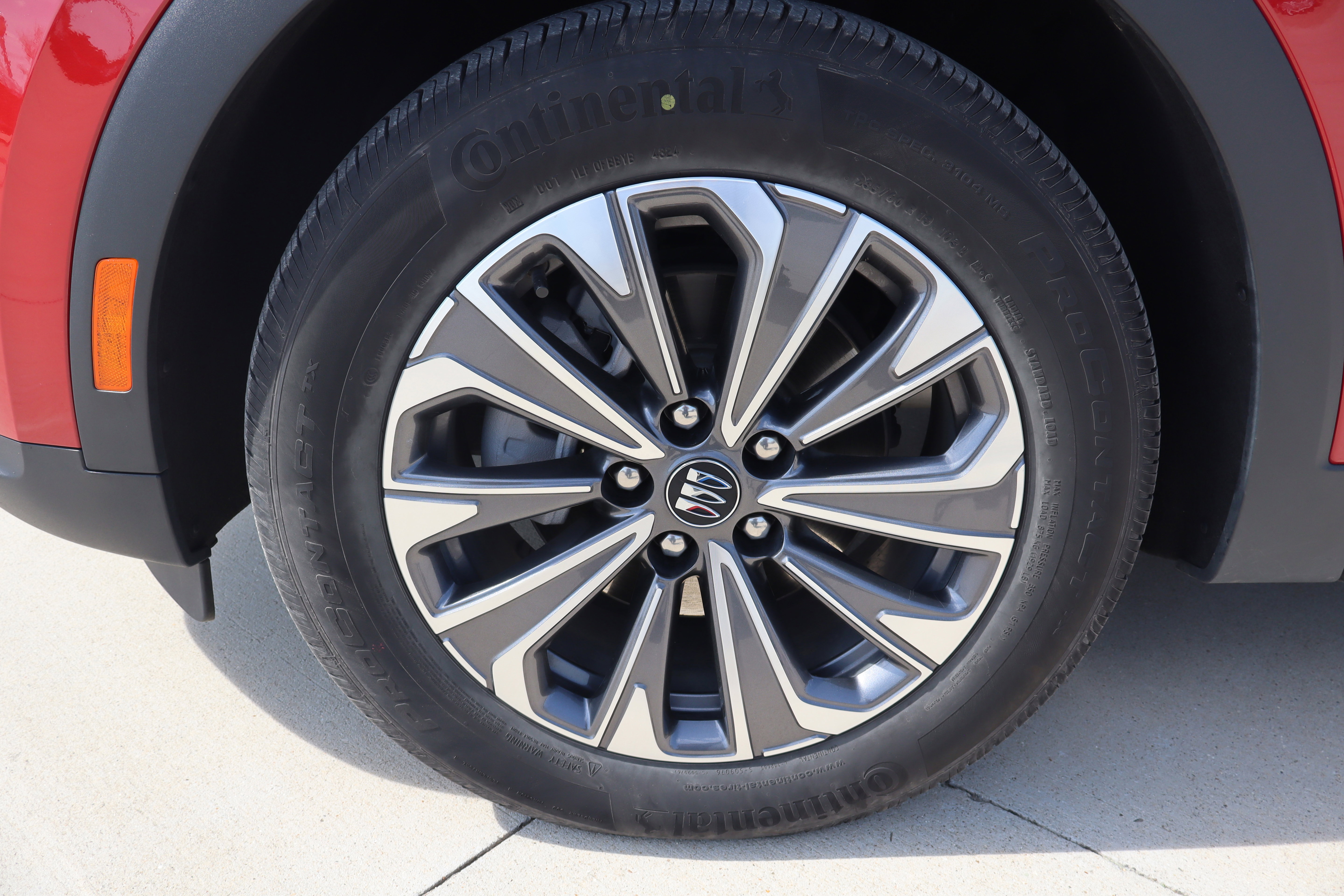 Used 2025 Buick Envision Preferred AWD/4WD image 26