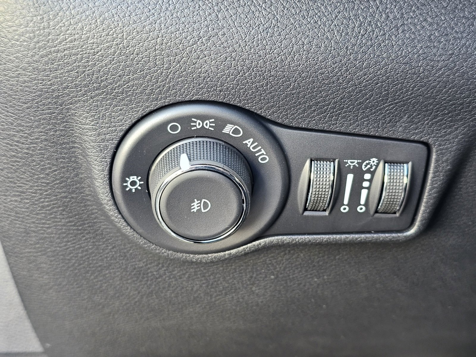 New 2026 Jeep Compass Latitude image 18