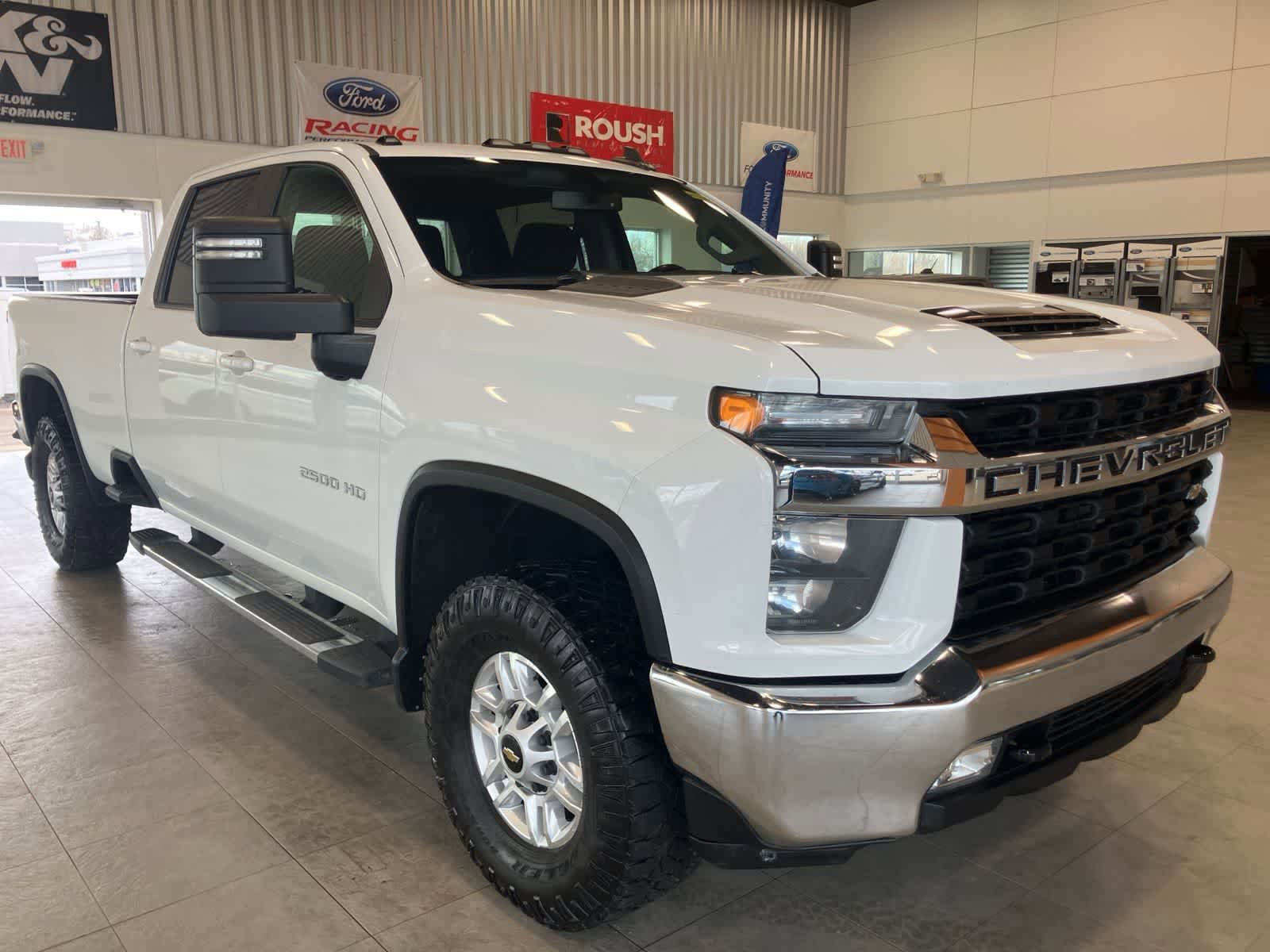 Used 2021 Chevrolet Silverado 2500 LT w/ Convenience Package AWD/4WD image 3