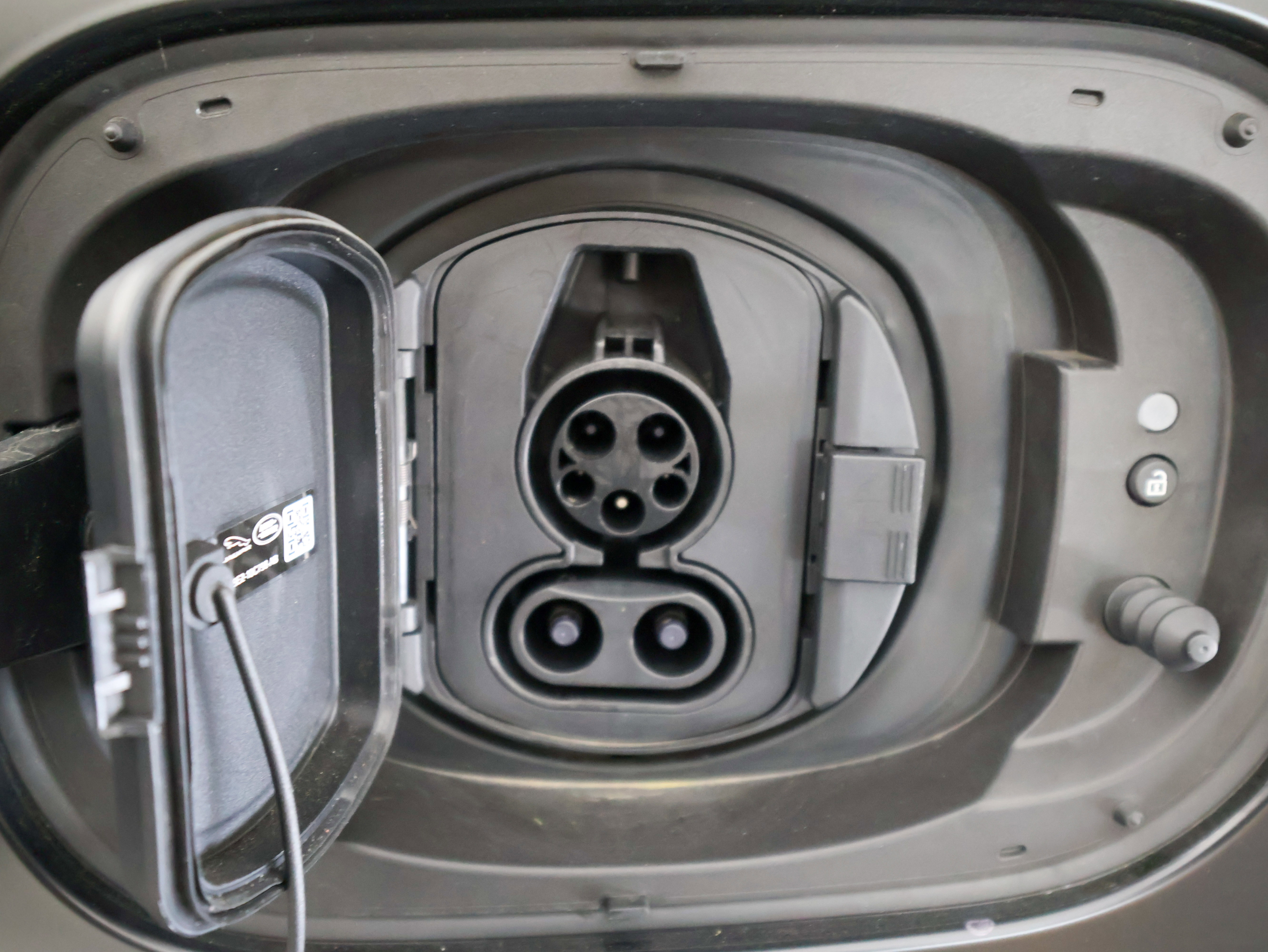 Used 2025 Land Rover Range Rover Sport Dynamic SE image 11