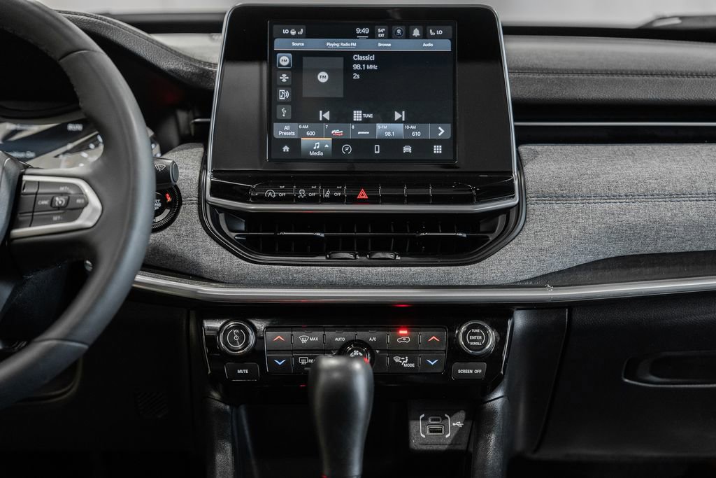 Certified 2025 Jeep Compass Latitude w/ Sun & Sound Group image 26