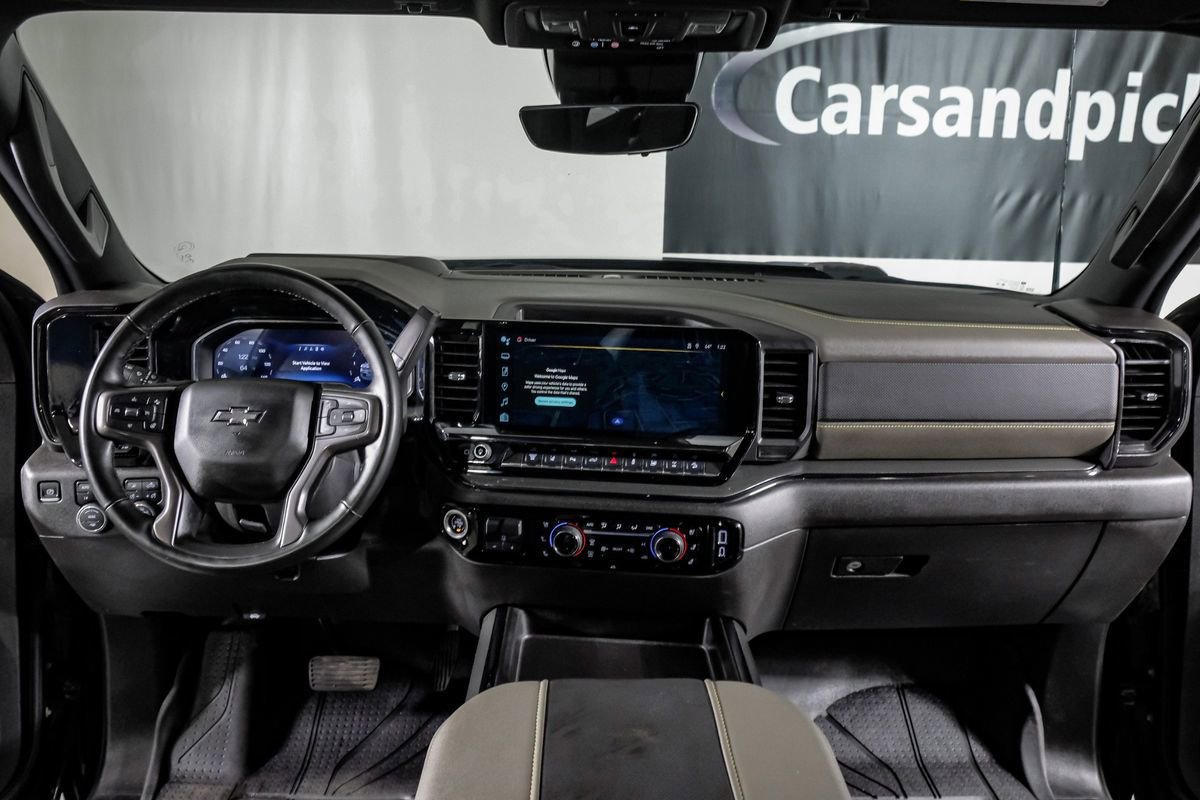 Used 2025 Chevrolet Silverado 2500 ZR2 w/ Technology Package image 14