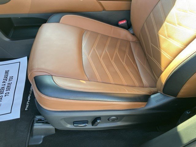 Used 2024 Nissan Pathfinder Platinum w/ Cargo Package image 12