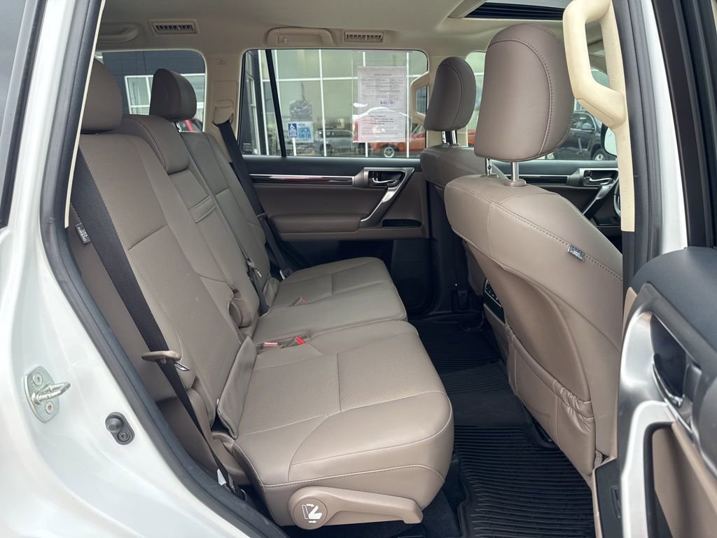 Used 2022 Lexus GX 460 Premium w/ Premium Package image 33