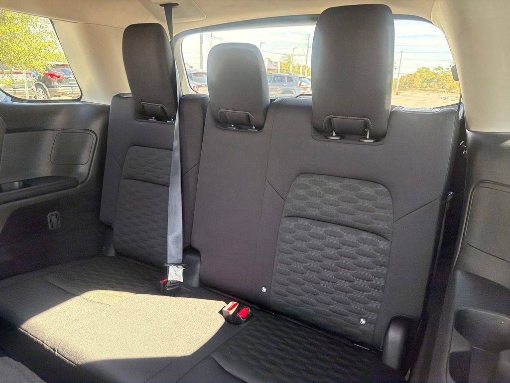 Used 2024 Nissan Pathfinder SV image 23