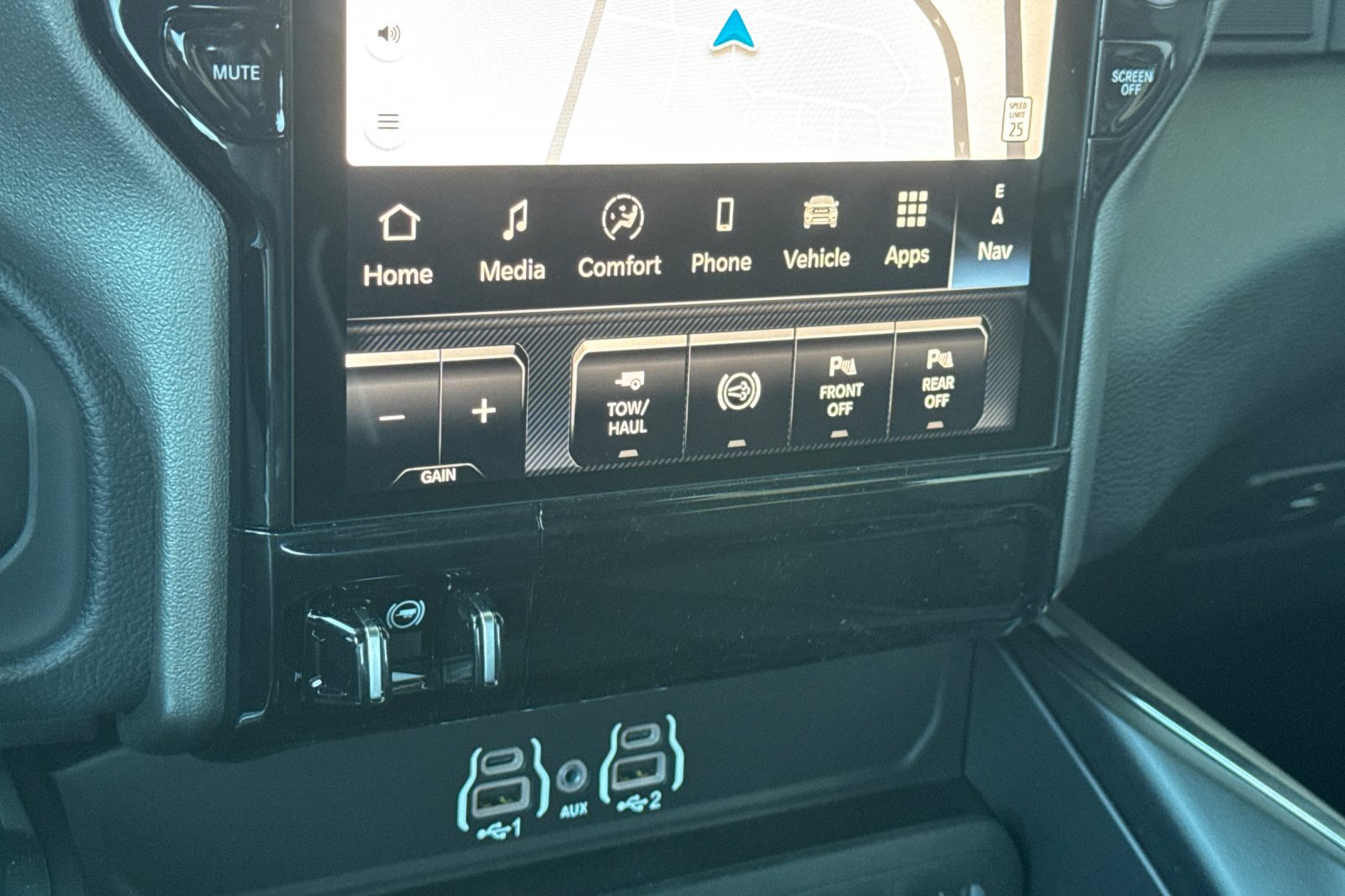 New 2026 RAM 2500 Laramie AWD/4WD image 19