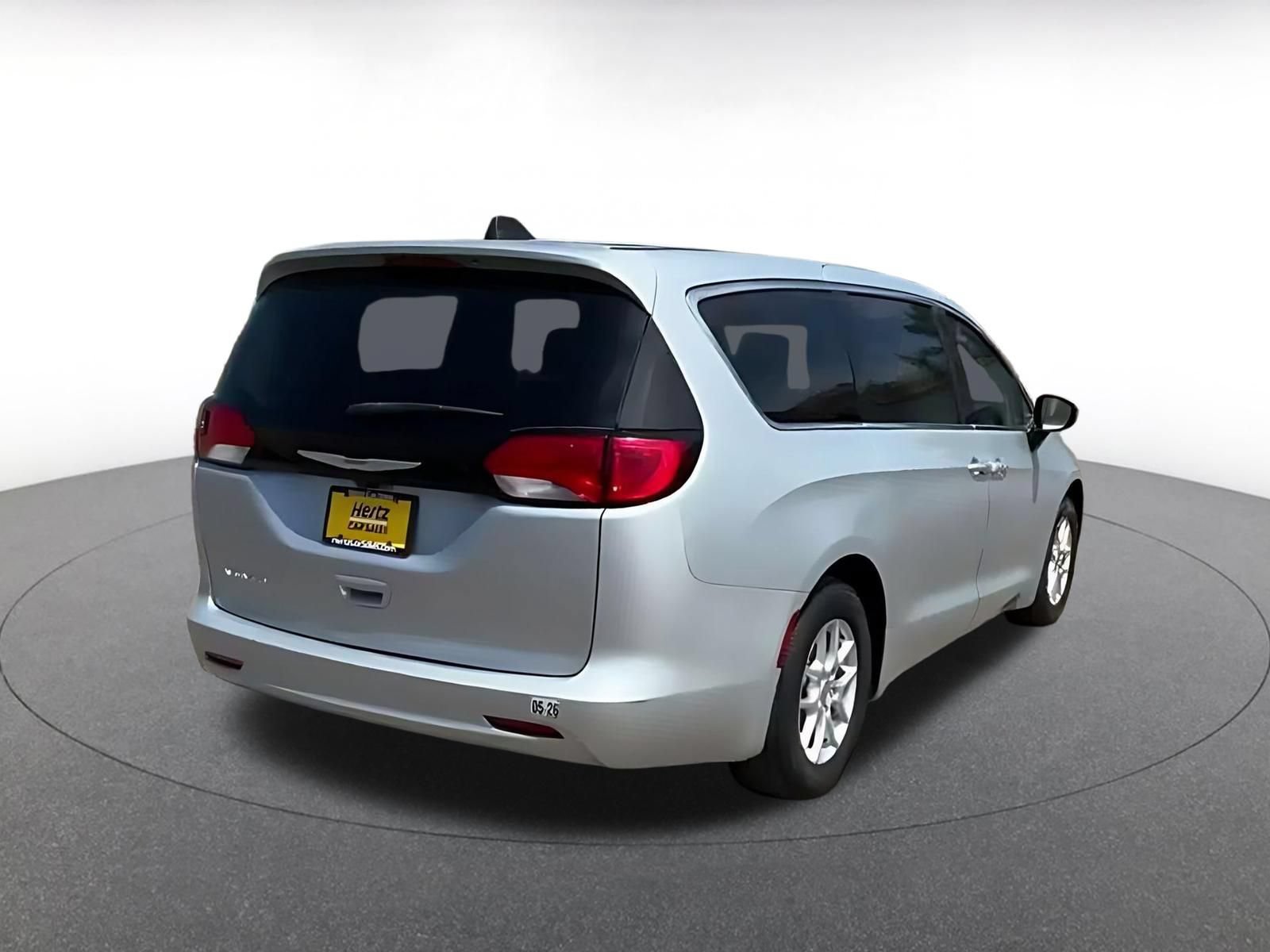 Used 2023 Chrysler Voyager LX FWD image 13