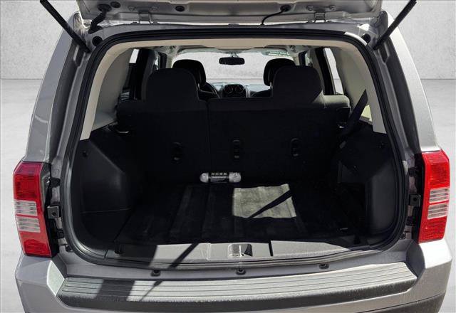 Used 2016 Jeep Patriot Sport w/ Power Value Group FWD image 8