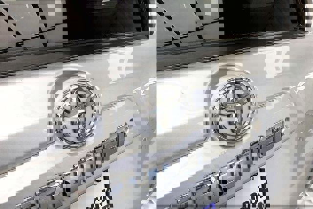 Used 2015 Toyota 4Runner SR5 image 29