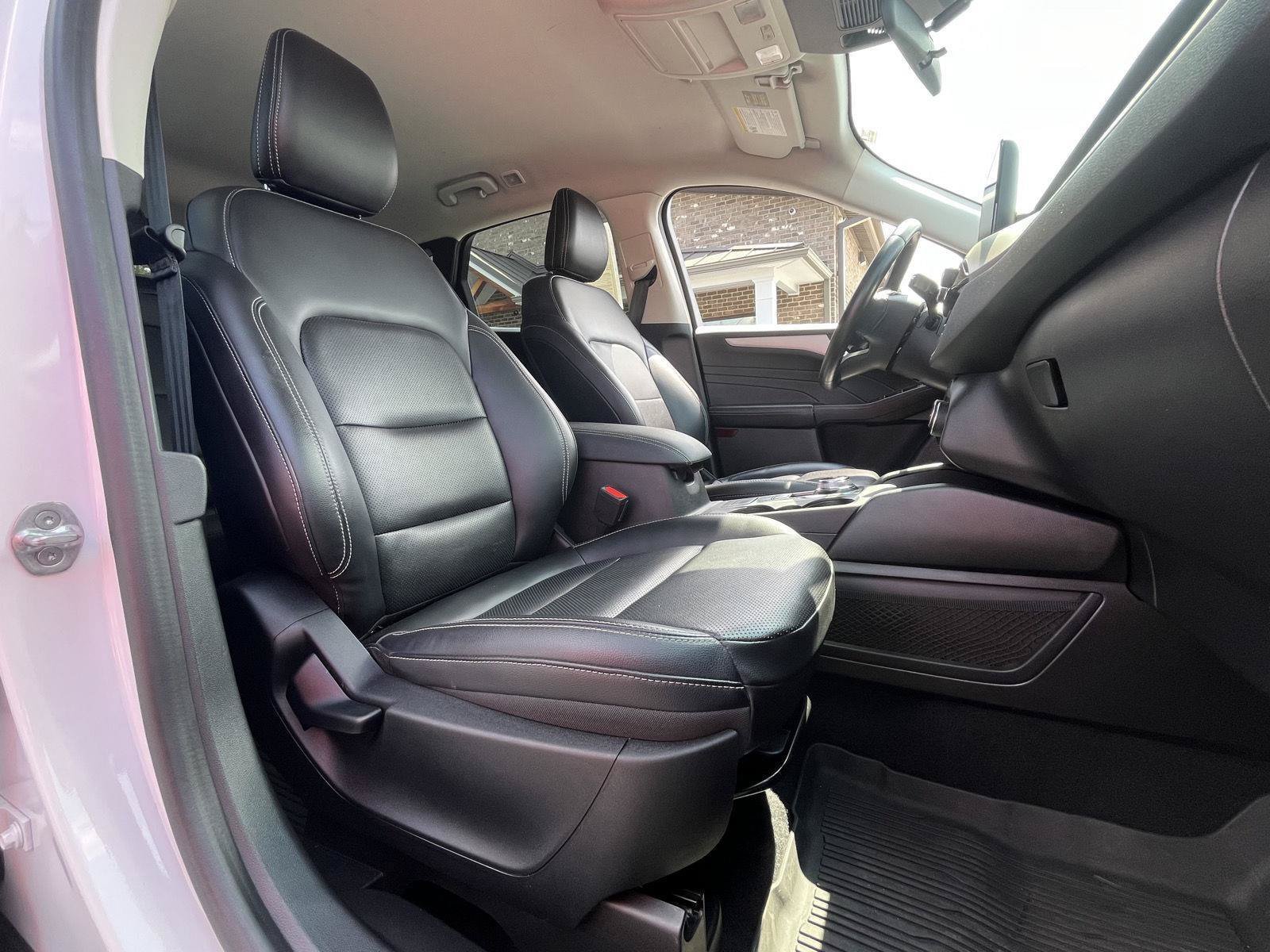 Used 2021 Ford Escape SEL w/ Technology Package FWD image 15