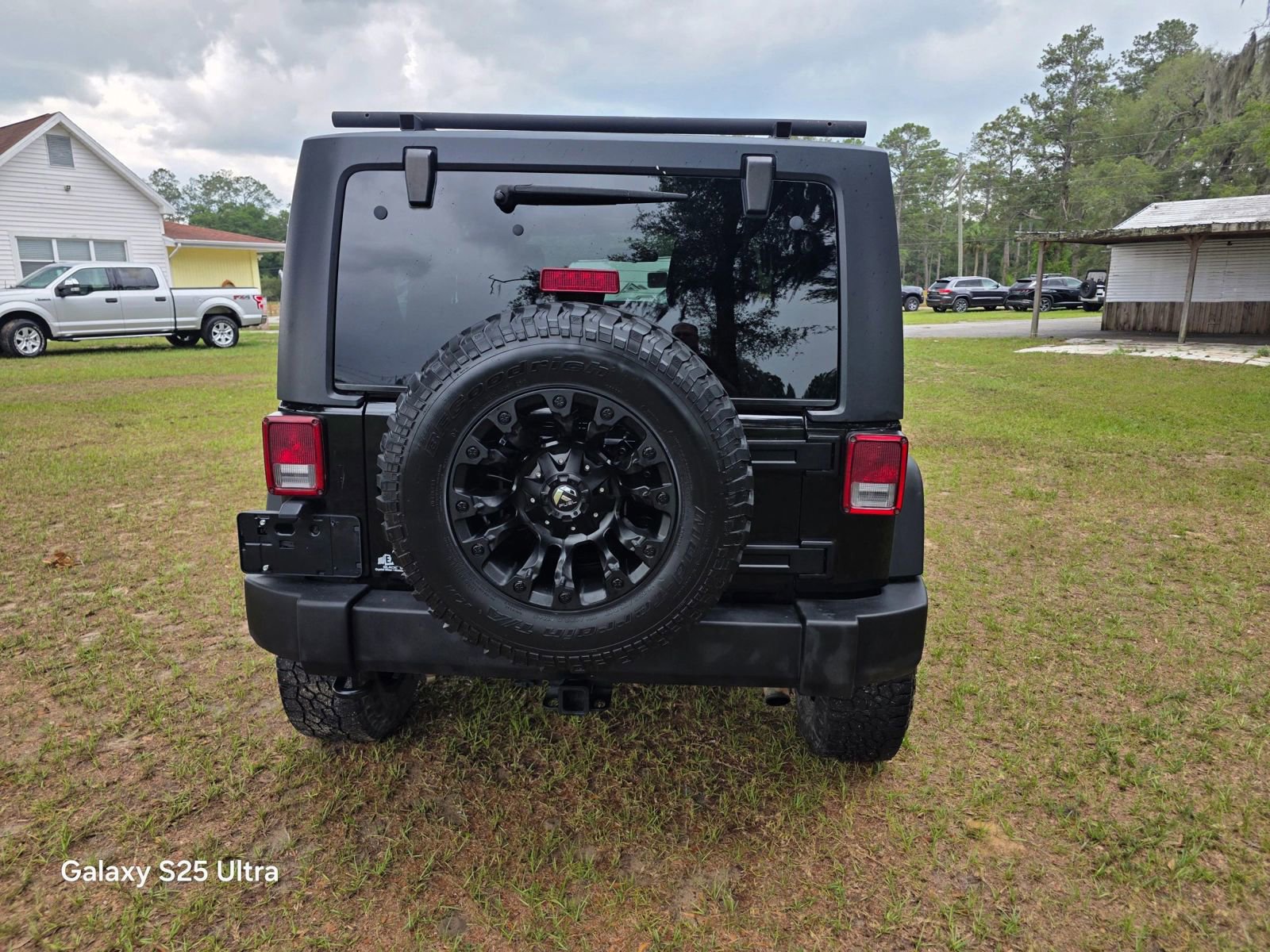 Used 2011 Jeep Wrangler Rubicon w/ PWR Convenience Group AWD/4WD image 5