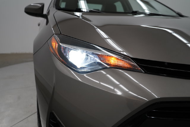 Used 2018 Toyota Corolla LE FWD image 44