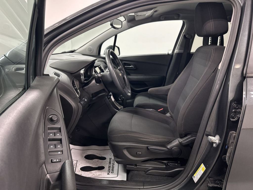 Used 2019 Chevrolet Trax LS w/ Tint and Cruise Package image 9