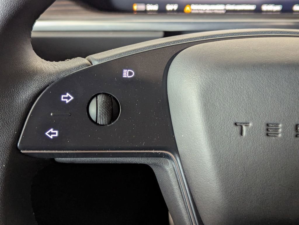 Used 2024 Tesla Model X image 37