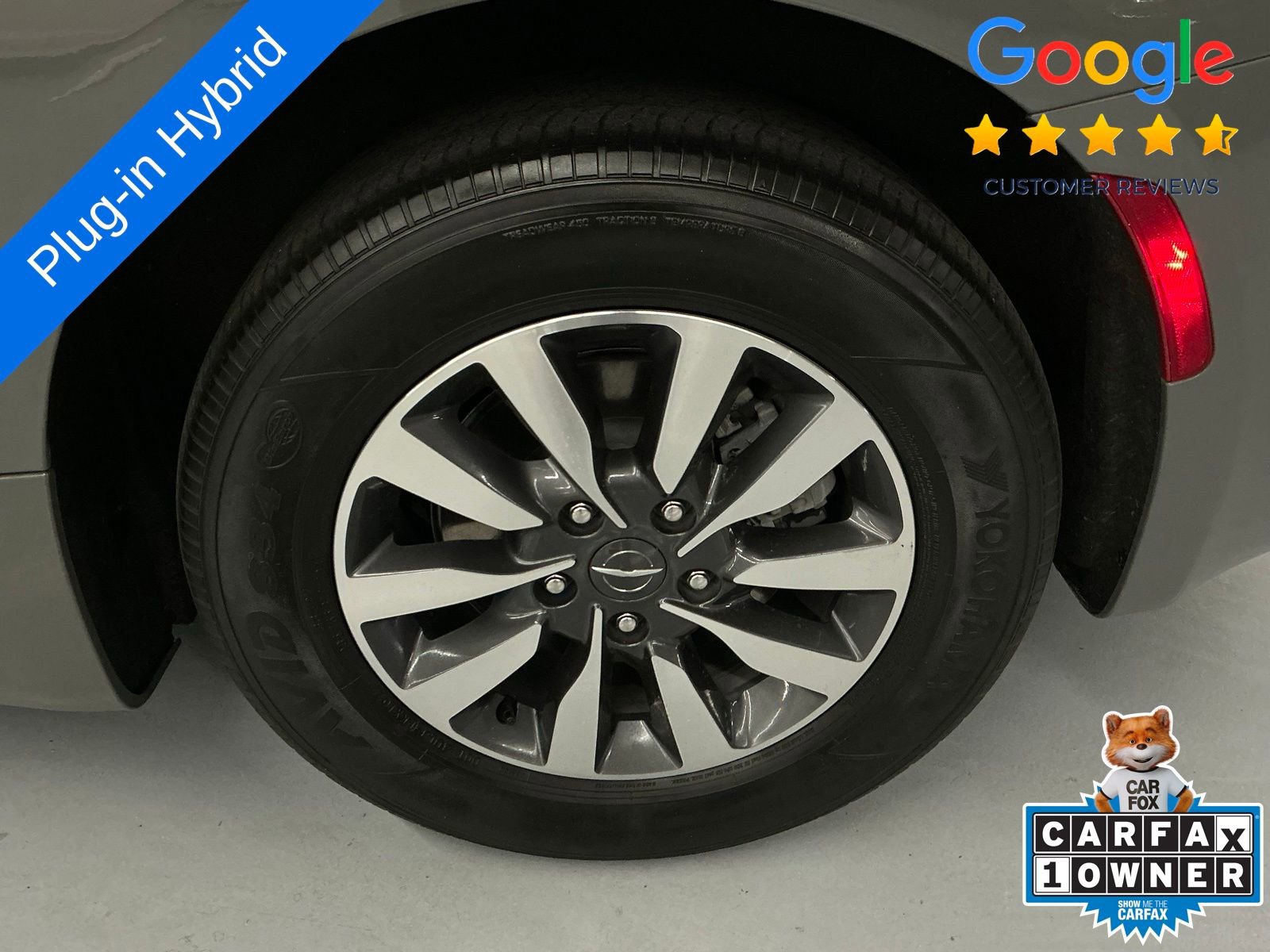 Used 2022 Chrysler Pacifica Touring-L w/ Uconnect Theater Family Group image 31