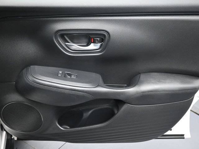 Certified 2025 Honda HR-V LX image 27