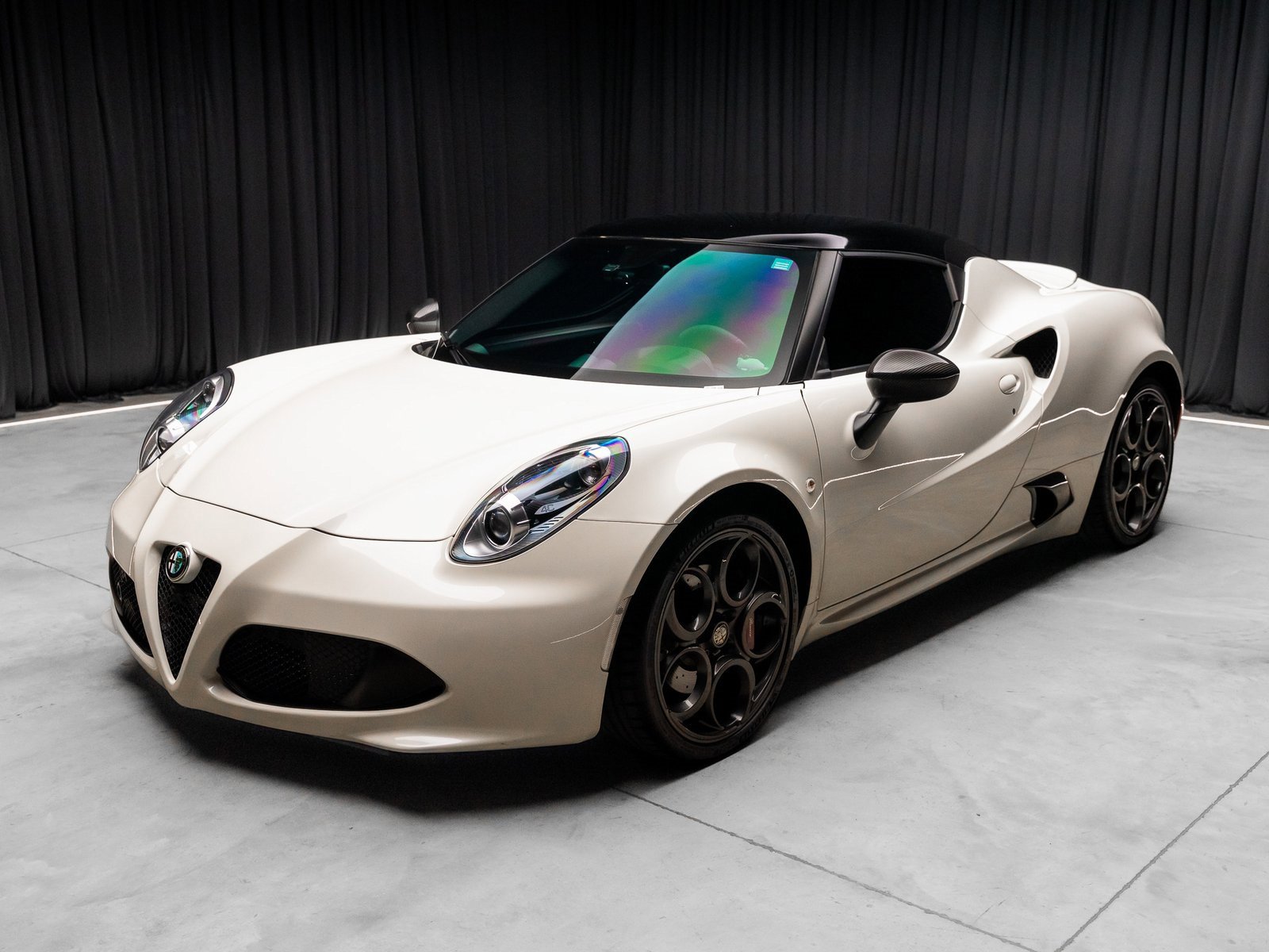 Used 2015 Alfa Romeo 4C Coupe w/ Leather Interior Group image 19