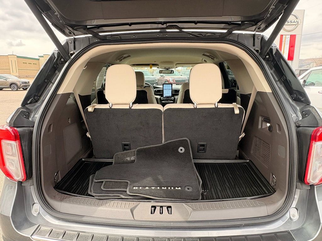 Used 2022 Ford Explorer Platinum w/ Equipment Group 601A image 10