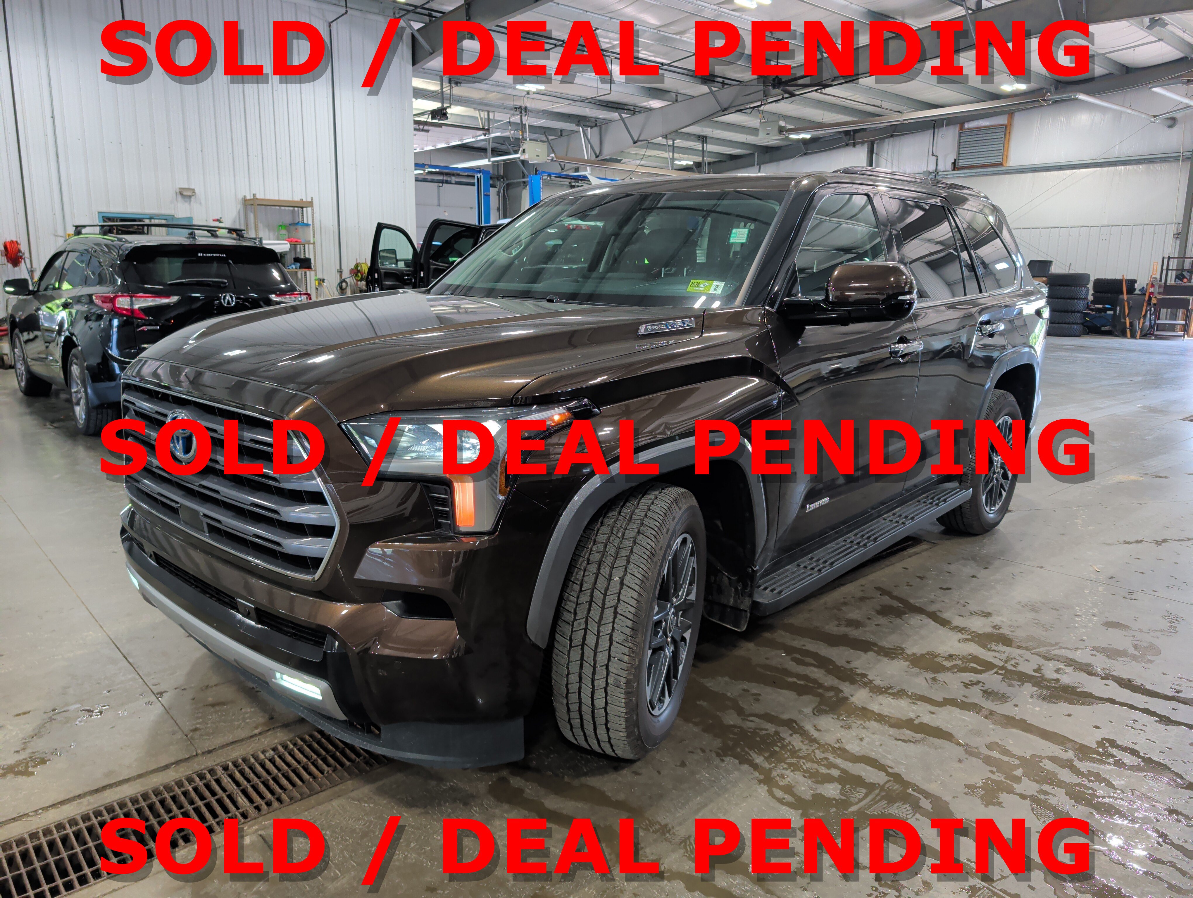 Used 2023 Toyota Sequoia Limited AWD/4WD image 6