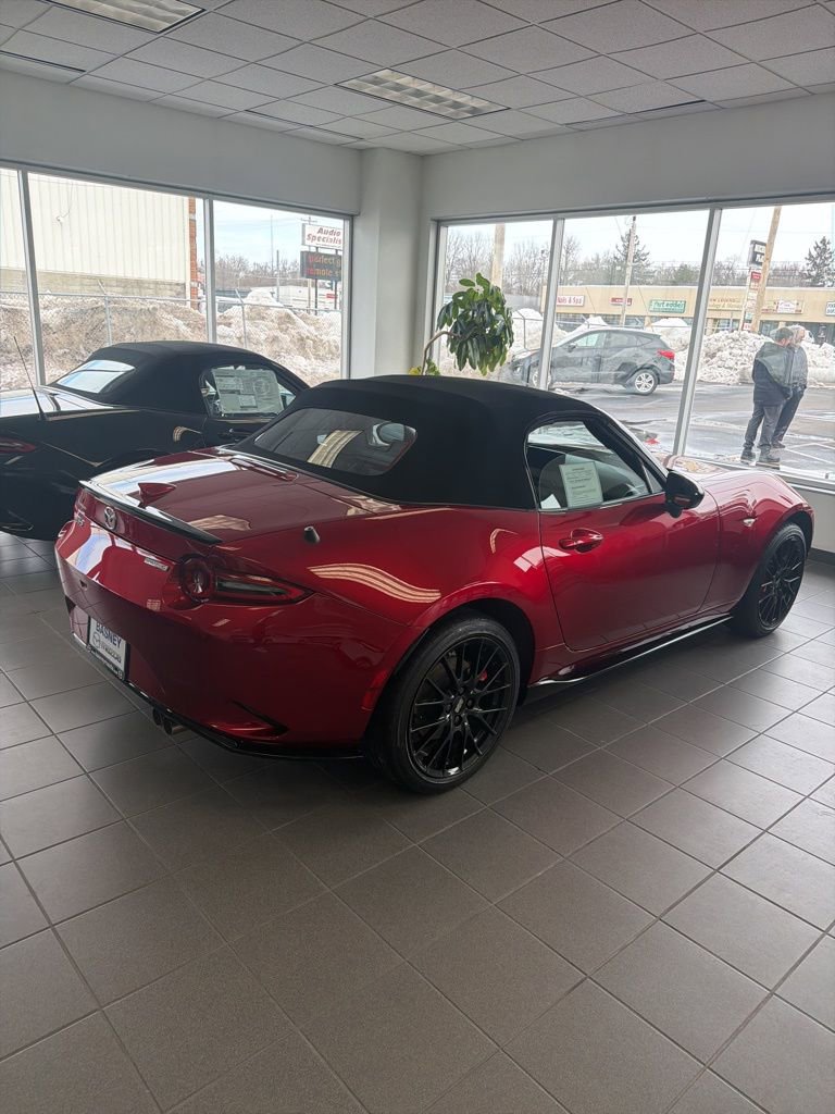 Certified 2025 MAZDA MX-5 Miata Club w/ Brembo/BBS Recaro Package RWD image 10