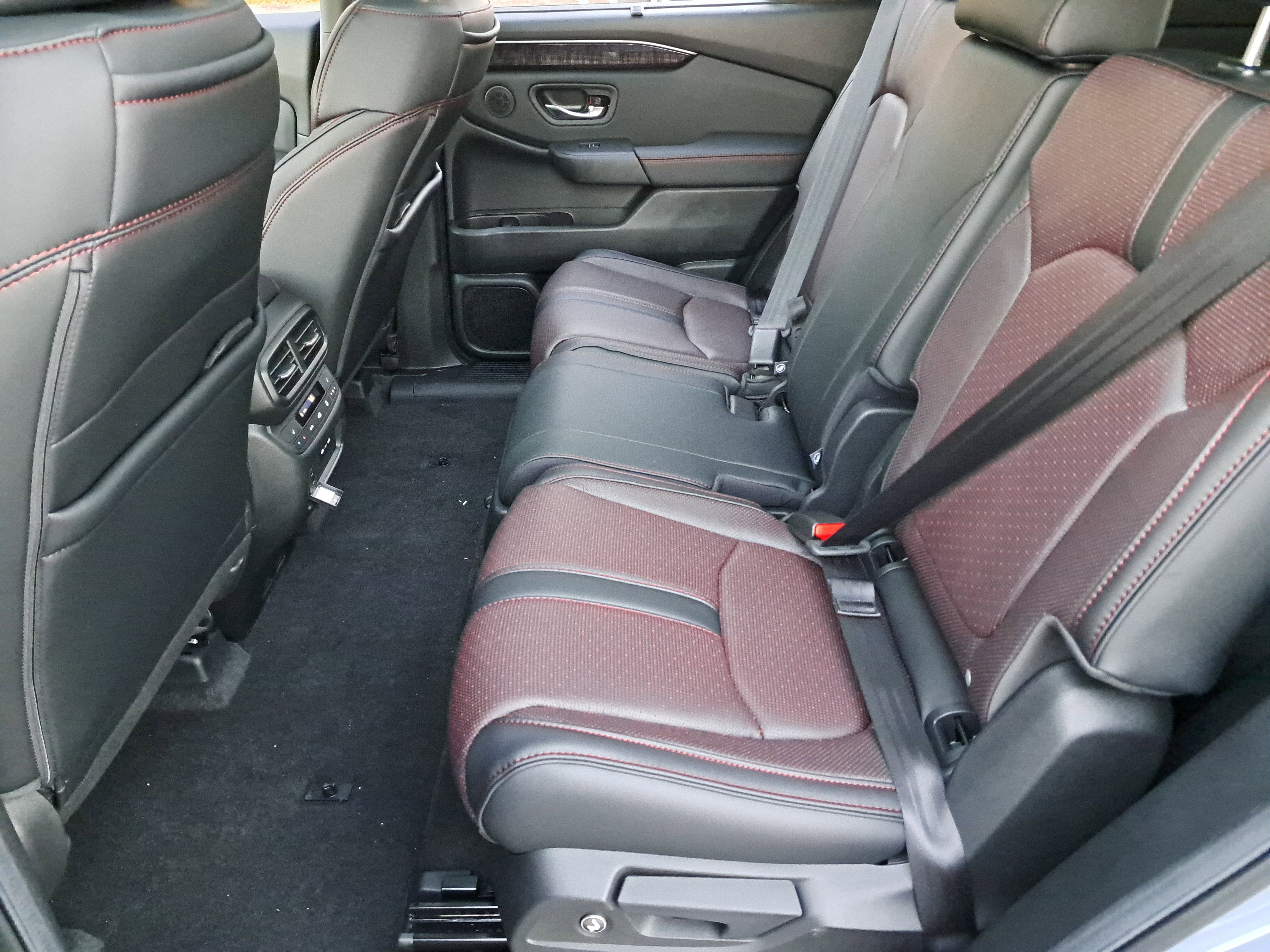 New 2025 Honda Pilot Black Edition image 11