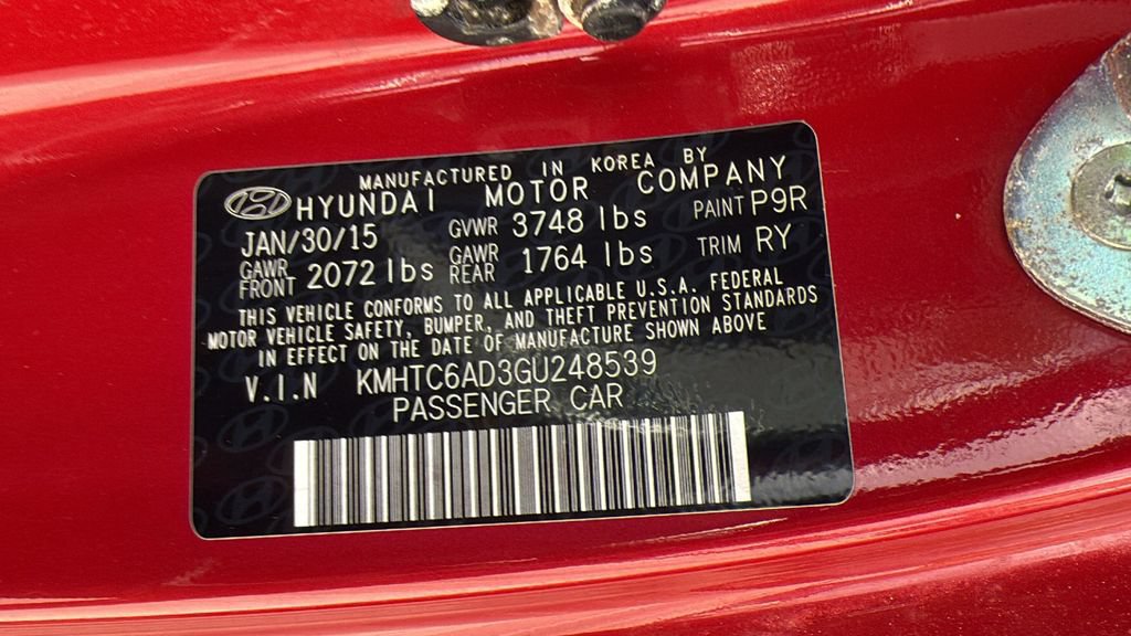 Used 2016 Hyundai Veloster FWD image 39