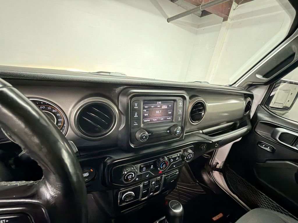 Used 2021 Jeep Gladiator Sport AWD/4WD image 17
