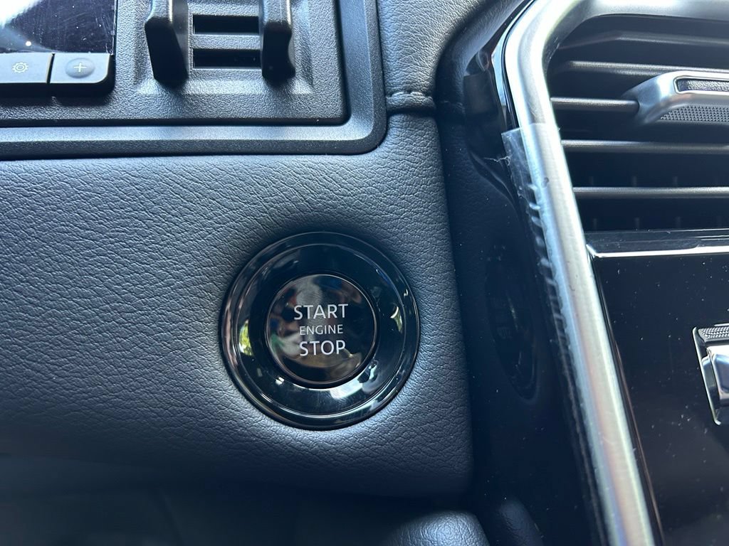 Used 2025 Nissan Armada Platinum Reserve RWD image 30